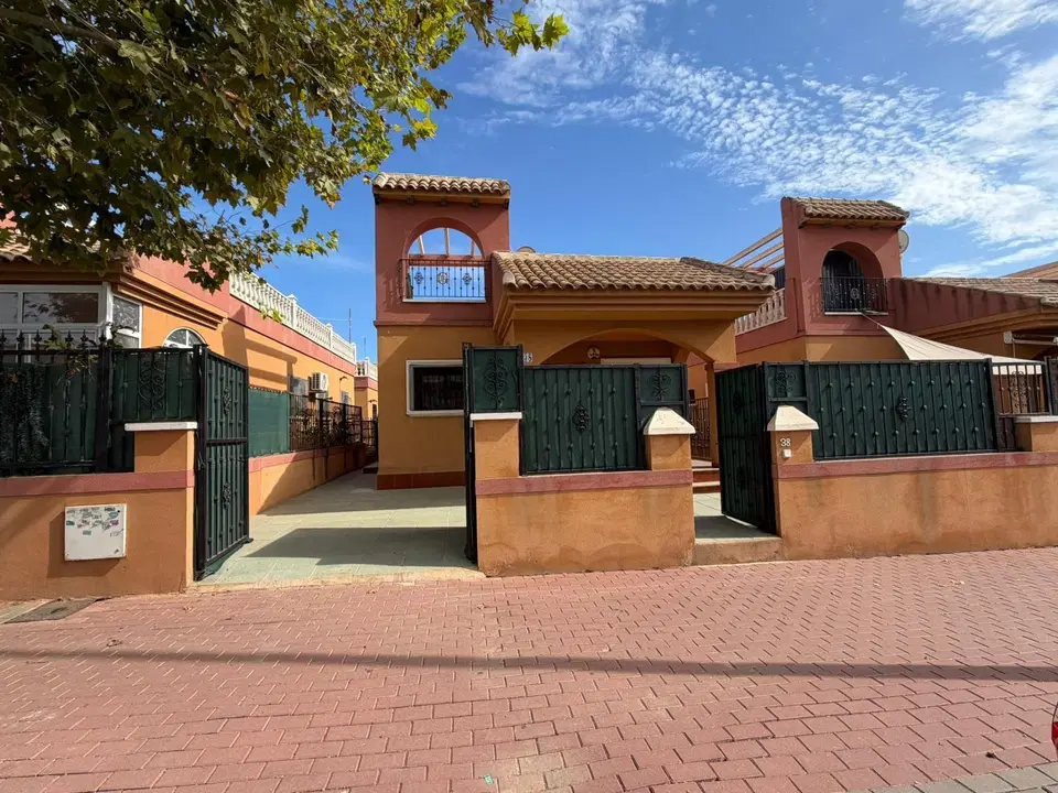 Villa in Torrevieja, Alicante province photo 2