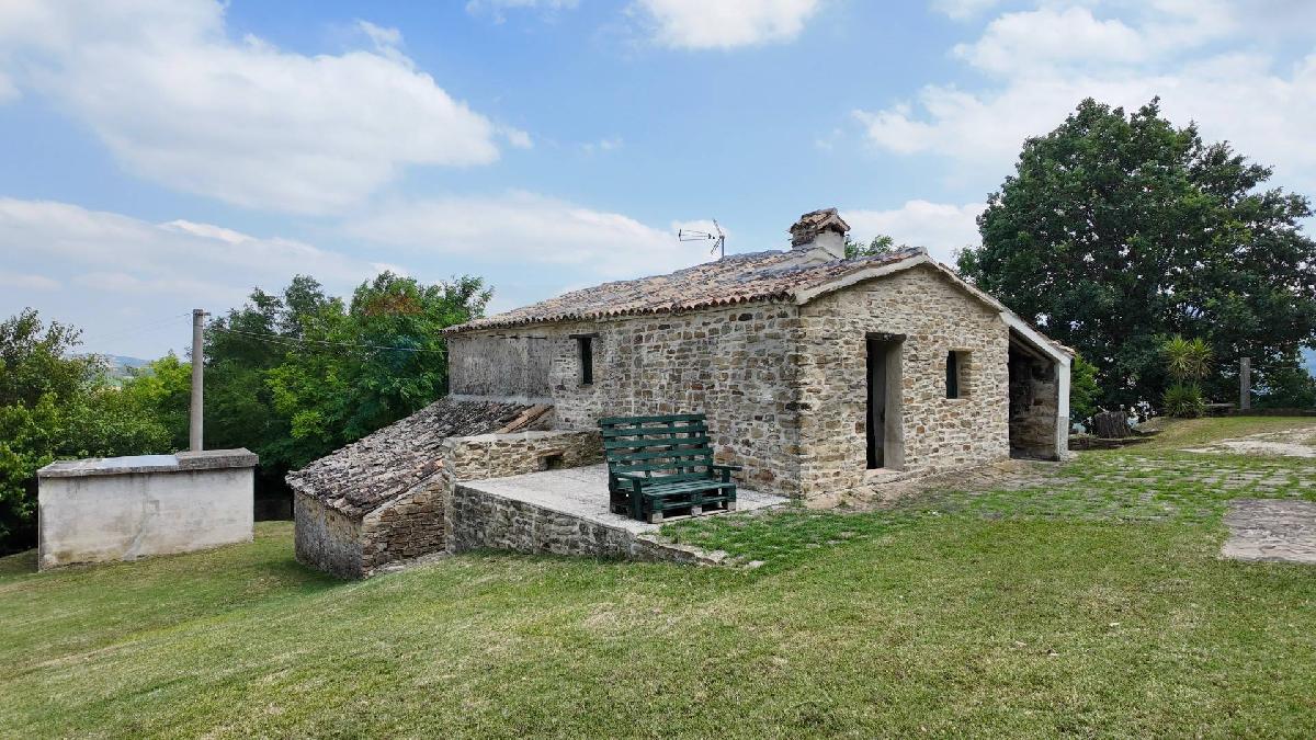 3 bedrooms detached house, 130 m² Serra San Quirico, Ancona (province)