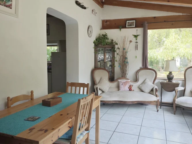 Detached 3-Bedroom Home with Large Garden – Walking Distance to Amenities photo 5