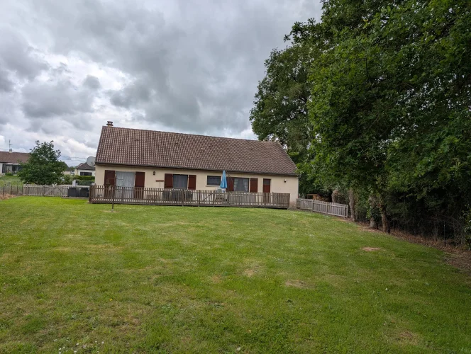 Bungalow on the Edge of a Village photo 2