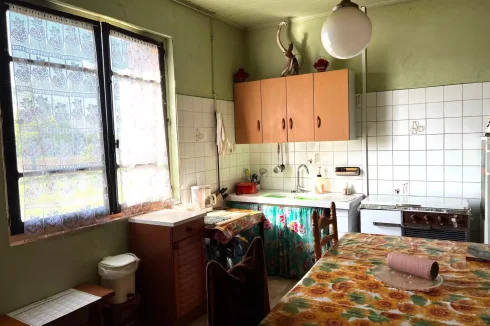 Single Storey House Needing Modernisation photo 4