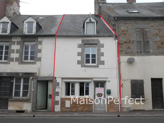 Start your French Adventure here with this Small but Well Equipped Town House.