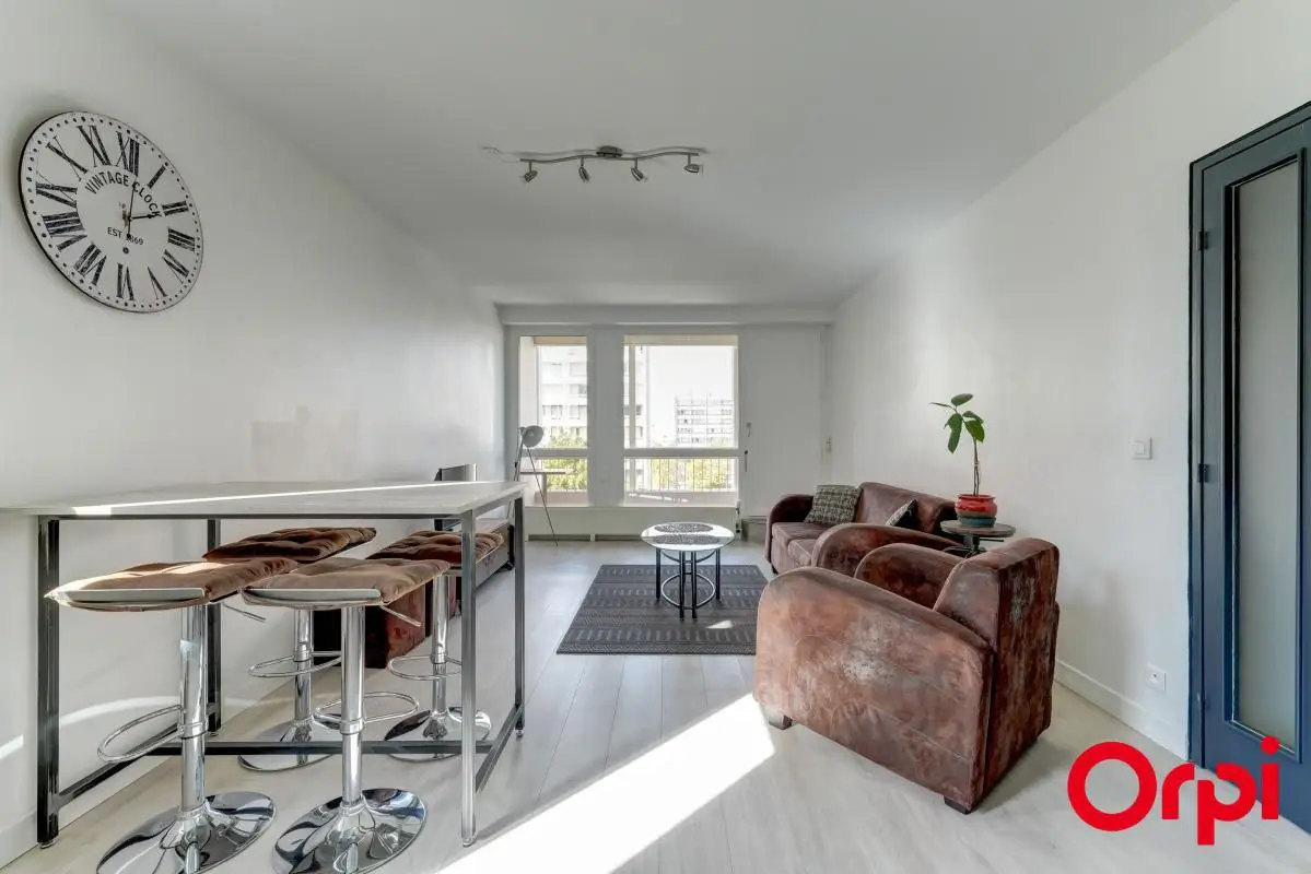 Apartment for sale in Villeurbanne — 2 bedrooms, 61 m² photo 5