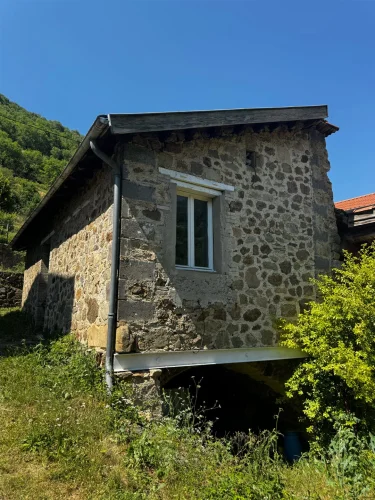 House of 108 m² with 5 Rooms, Outbuilding and 69 m² Garage photo 2
