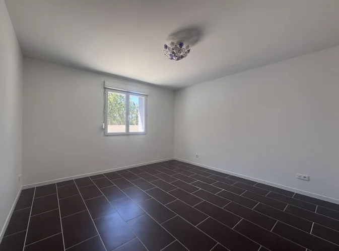4 Bed House for Sale in Sagy photo 3