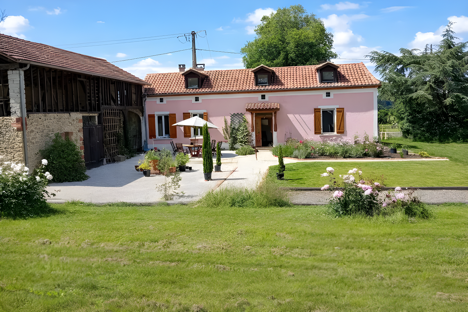 Charming Country House with Barn, 6,700 m² Garden and Ground-Floor Living – Maubourguet, Hautes-Pyrénées Near Gers