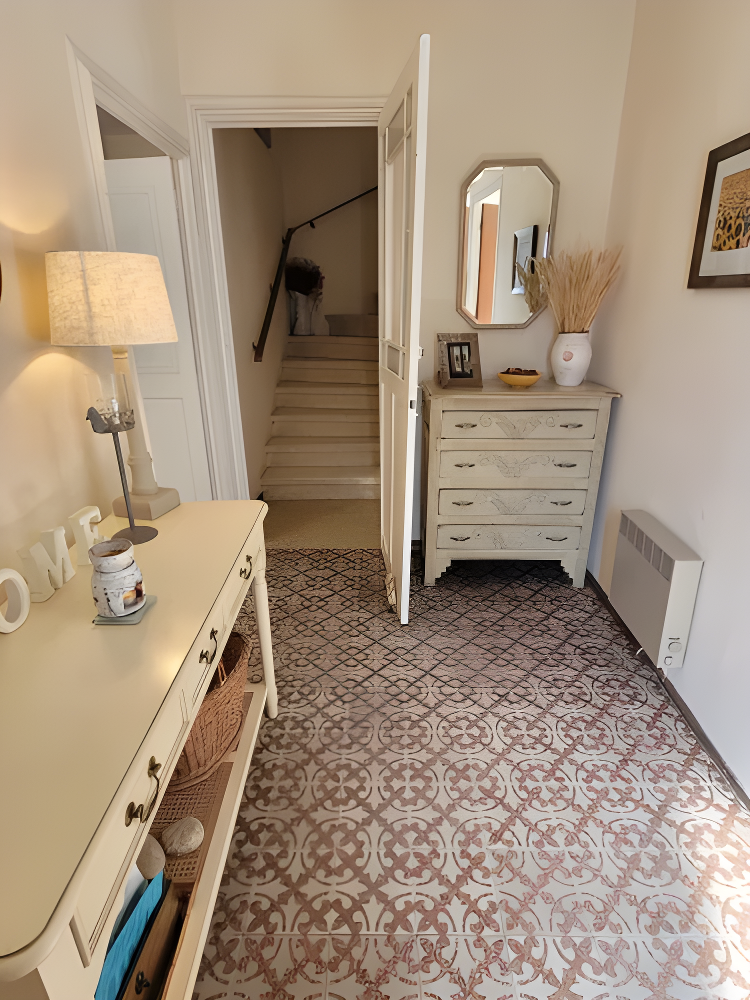 Charming Village House with 165 M2 of Living Space, 3 Bedrooms and a Lovely Sunny Terrace. photo 4