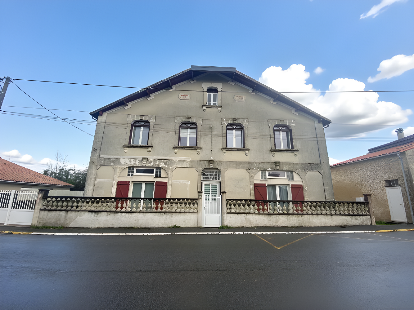 Character House from the 1930s 180 m² Sireuil