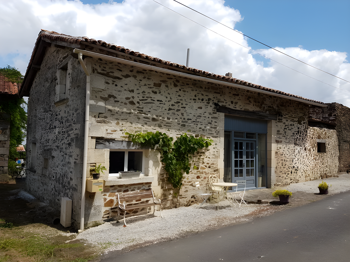 Charming Fully Renovated Barn Conversion Overlooking Open Country Side