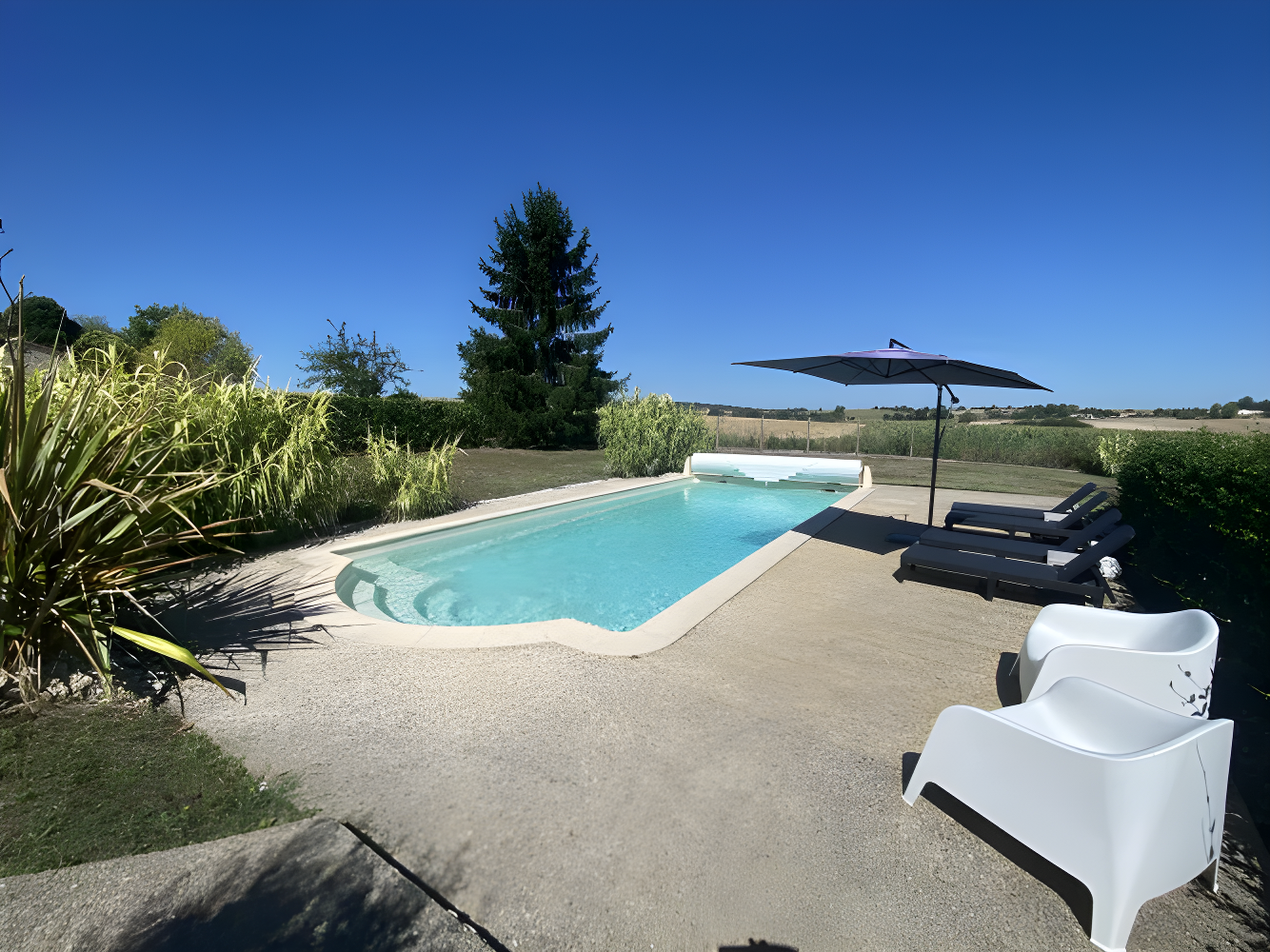 Charming 3 Bedroom Property with Heated Pool – Near Aubeterre-Sur-Dronne photo 2