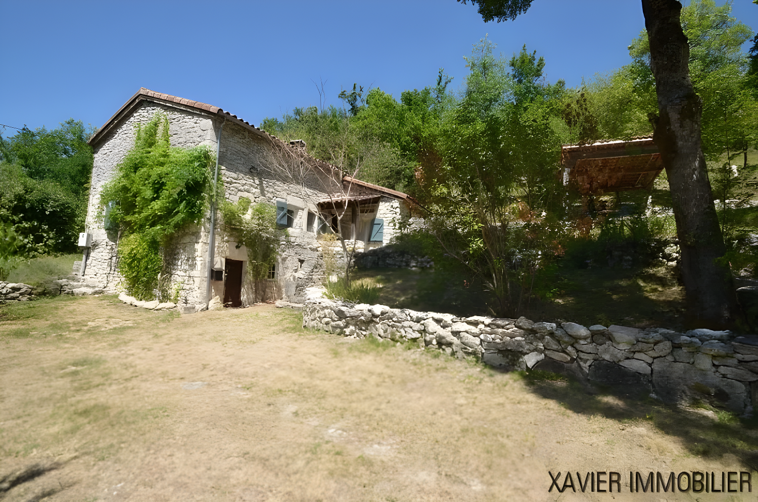Charming Stone House Located at the End of a Small Hamlet. photo 2