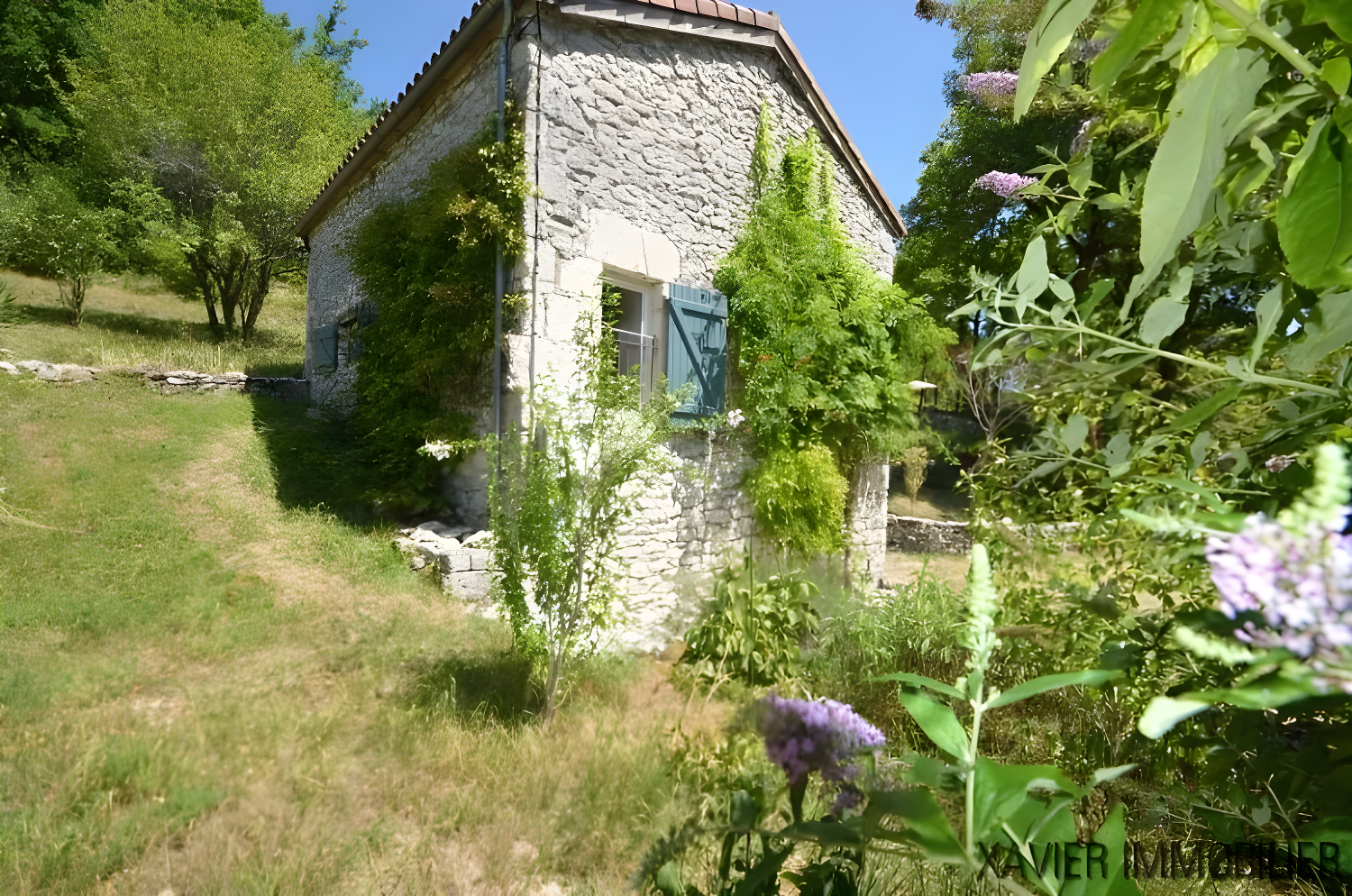 Charming Stone House Located at the End of a Small Hamlet. photo 3