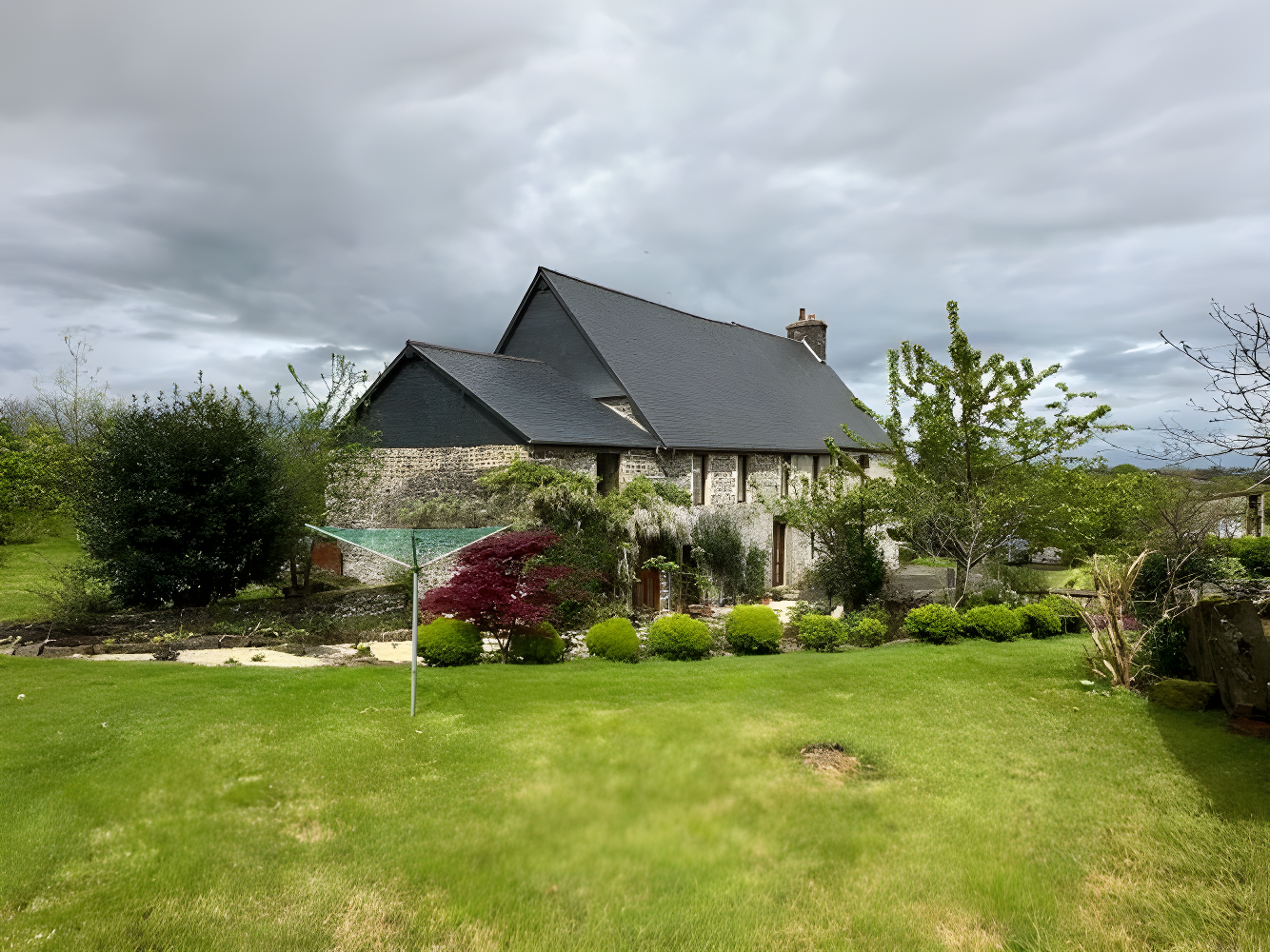 4-Bed Renovated Farmhouse, Tinchebray, Orne photo 5