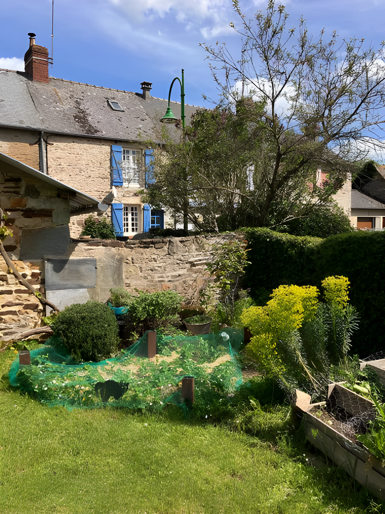 Superbly Presented and Located, 2 Bedroom French Cottage of Character photo 2