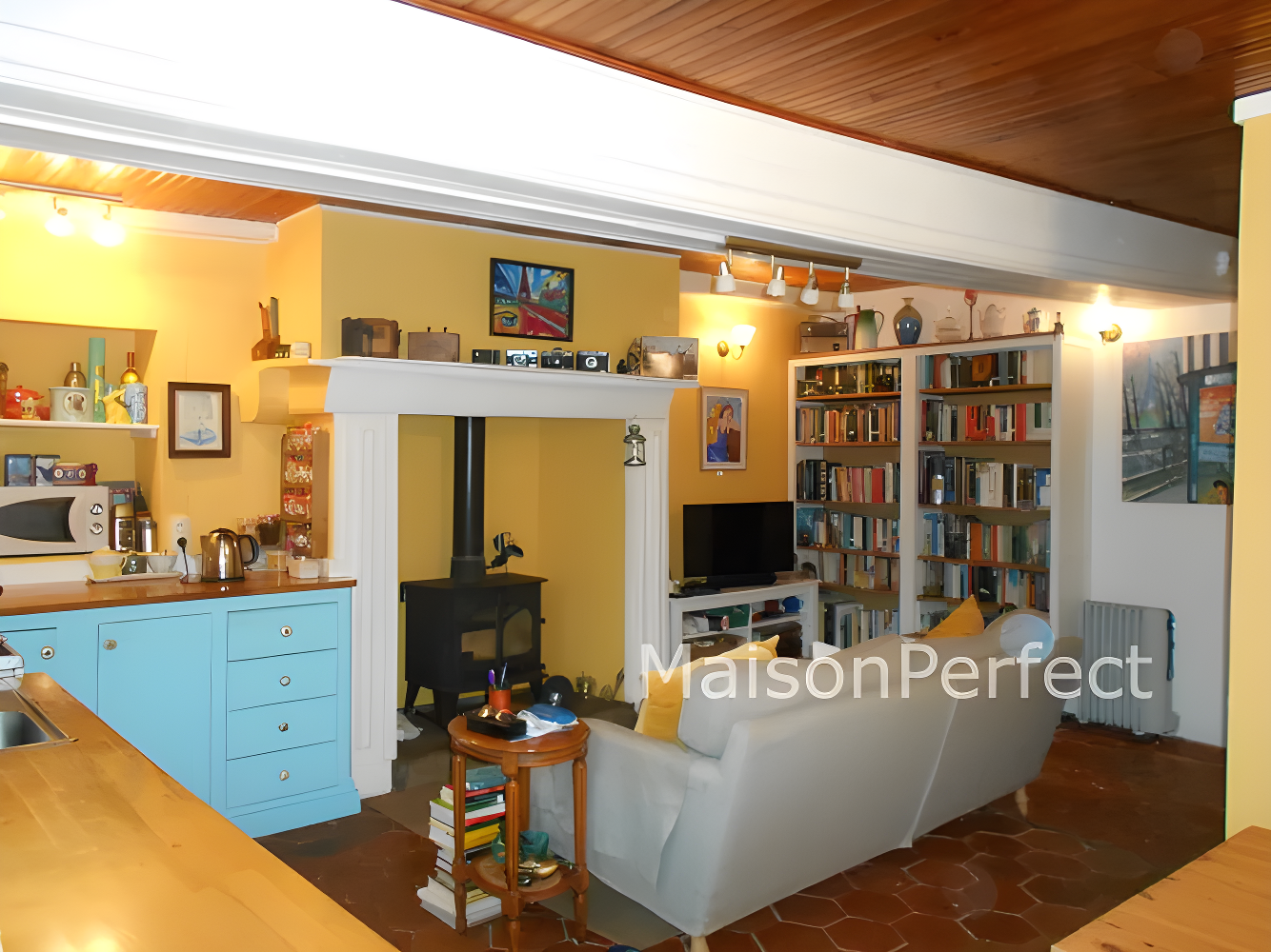 Superbly Presented and Located, 2 Bedroom French Cottage of Character photo 5