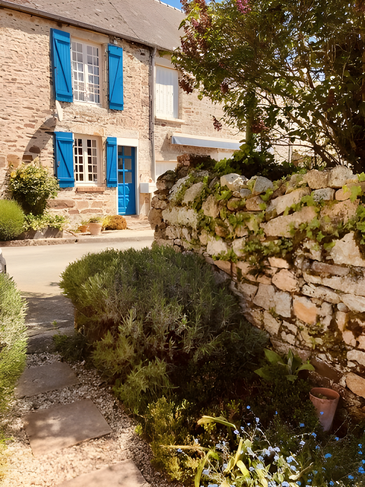 Superbly Presented and Located, 2 Bedroom French Cottage of Character
