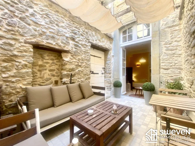Charming Apartment with Patio in the Very Center