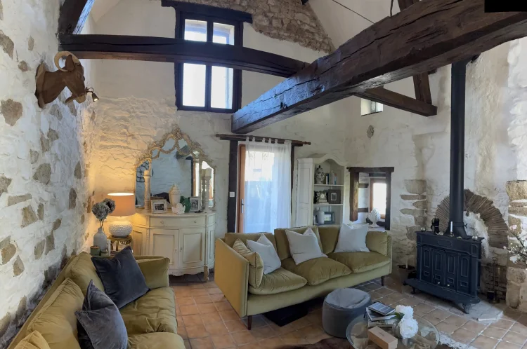 Character Cottage, Beautifully Presented, Sold Furnished! photo 4