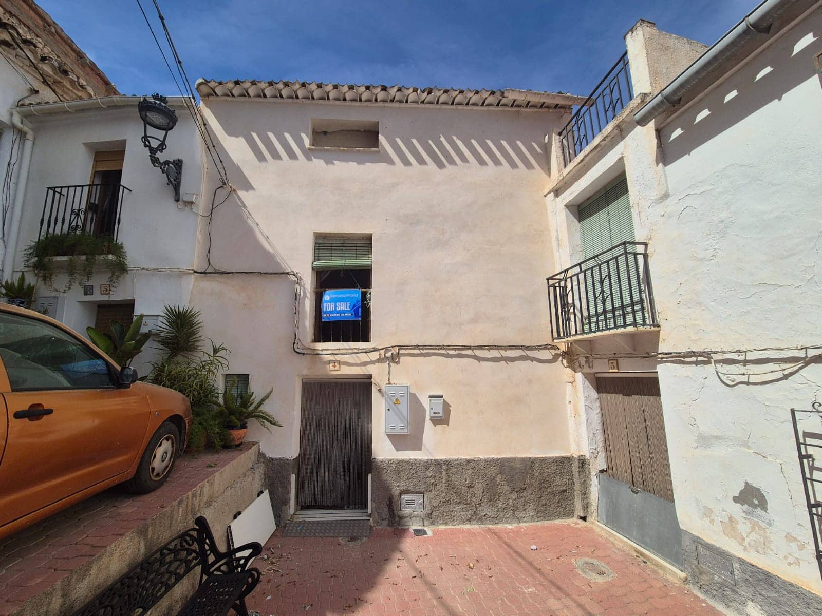 Townhouse for sale in Albanchez, Almería