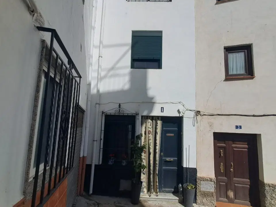 Town house in Castillo De Locubin, Jaen province