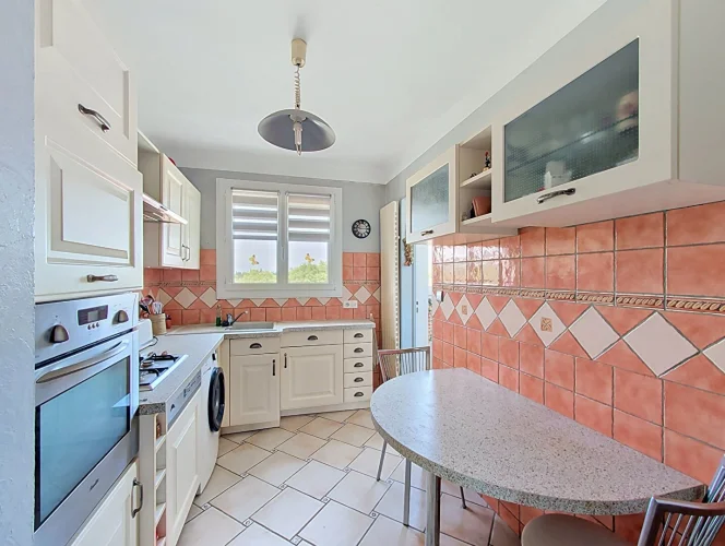 Apartment 3/4 Rooms - 80.63 m² photo 4