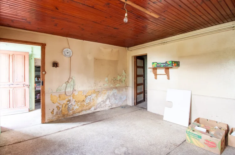 Great Property Opportunity to Renovate Near Chénérailles photo 4