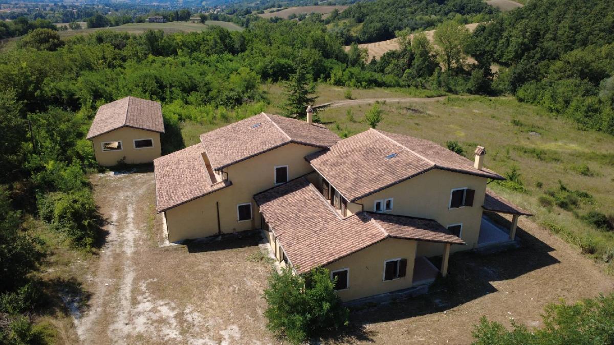 4 bedrooms villa, 500 m² Nocera Umbra, Perugia (province)