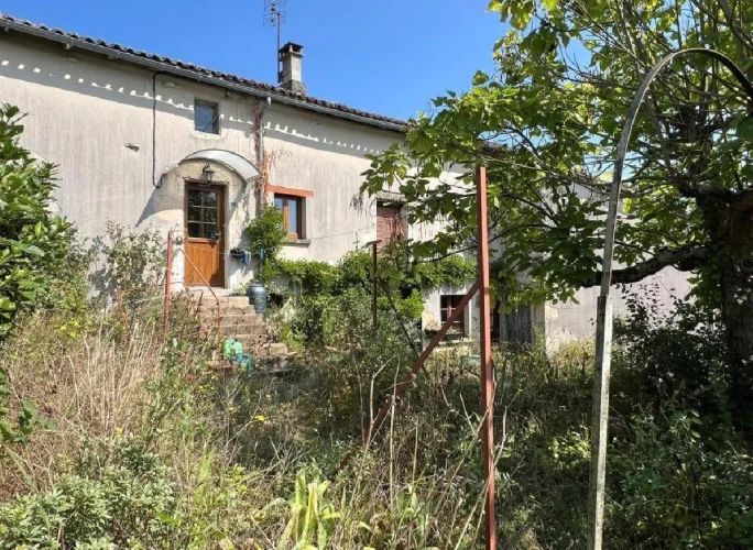 2 Bed House for Sale in Champagne-Mouton