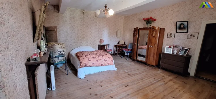 Beautiful Property on 1.5 Hectares with Outbuildings photo 4