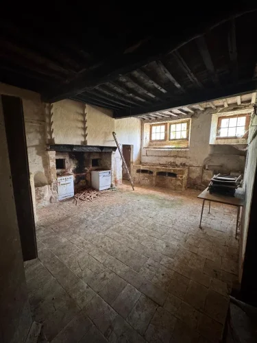Stunning Stone Property to Renovate in a Charming Village, 15 Minutes from Auch photo 2