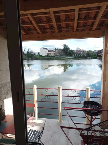 For Fishing Enthusiasts, a Lovely House by the River. photo 2
