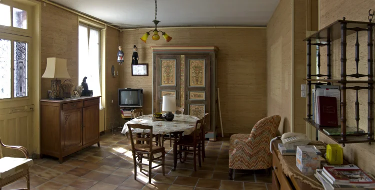 3-Room House with Large Garages on a 1,680 m² Lot with Mature Trees, 500 m from the Train Station, 5 Minutes from the Hi… photo 4