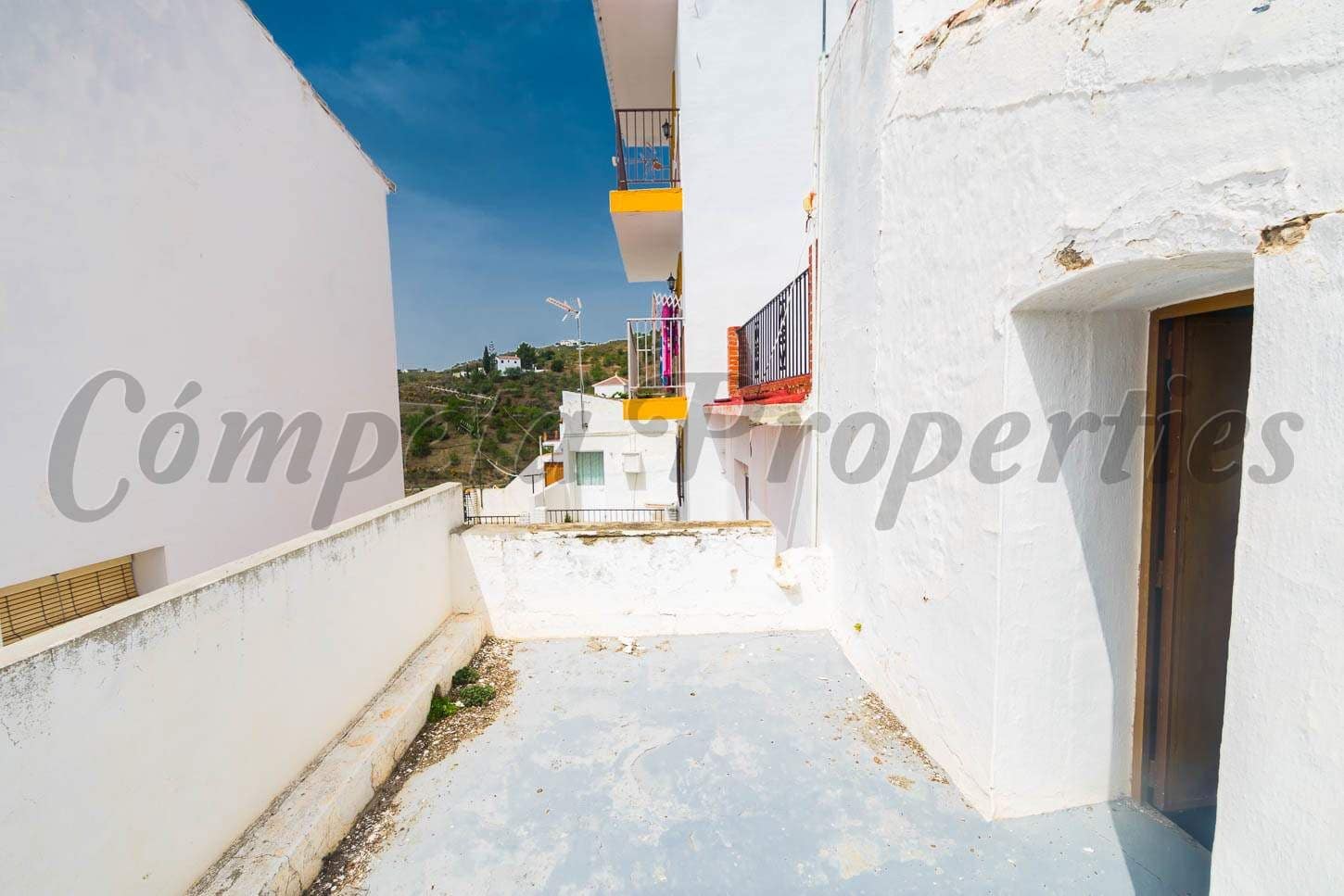 Townhouse for sale in Corumbela, Sayalonga, Málaga photo 3