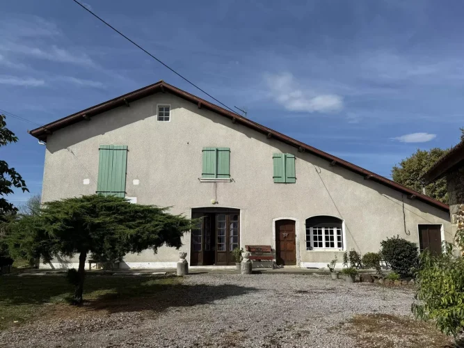 Large Béarnaise House with Outbuildings and 2 Hectares of Land