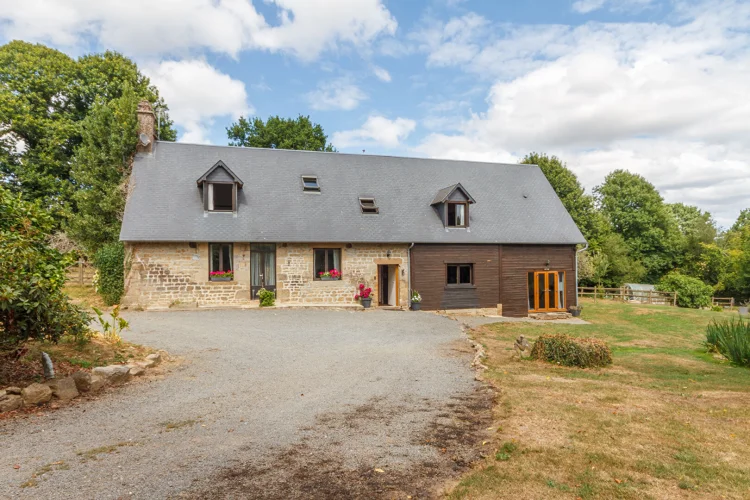 Manche: 3 Bedroom Stone House with Studio, Stables and Land.