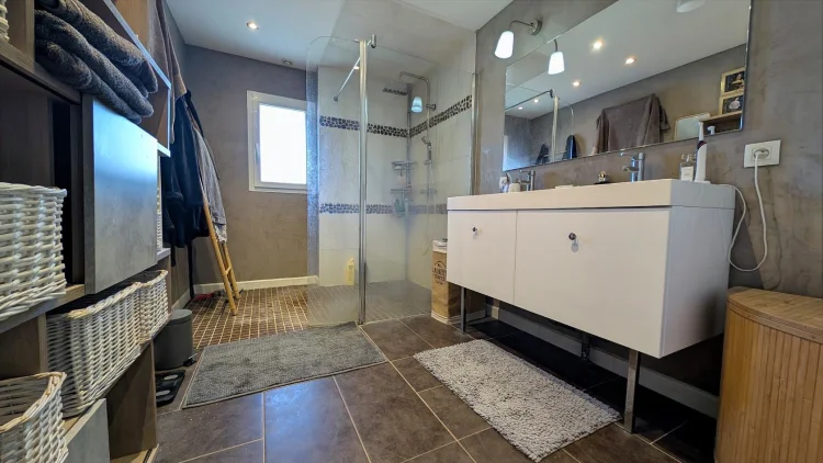Exclusive Stone House photo 5