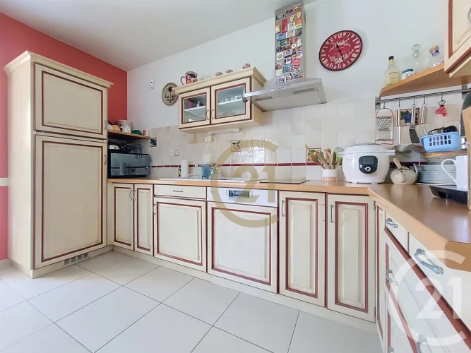 Ground-Floor Apartment with Garden and Terraces in Trans-En-Provence photo 4