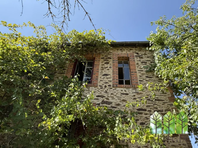 Between Bonnat and Aigurande – Renovation Project with Attached Barn, photo 4