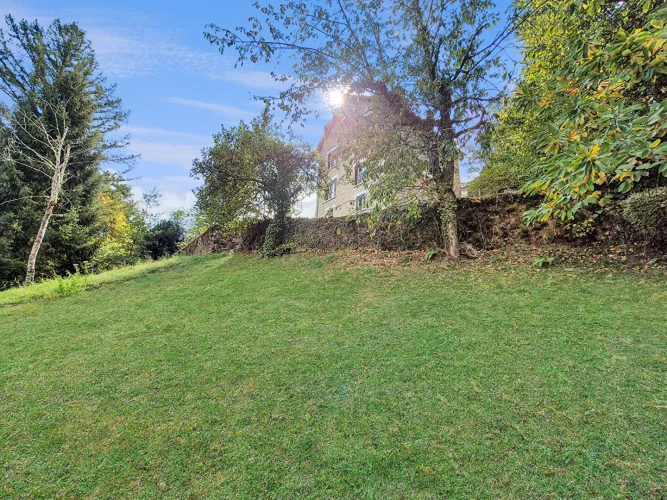 Correze. Town of Correze. Stone House of 3 Bedrooms, a Ground Floor Apartment, Garage, Sous-Sol and Garden of 1174m². photo 3