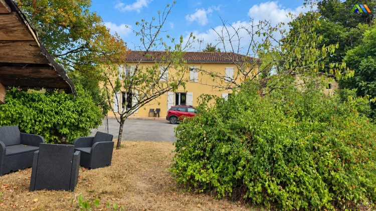 Stone House with Large Workshop Near Montesquiou