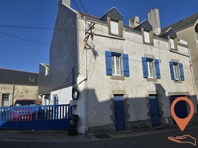 2 Minutes from the Port and the Beach