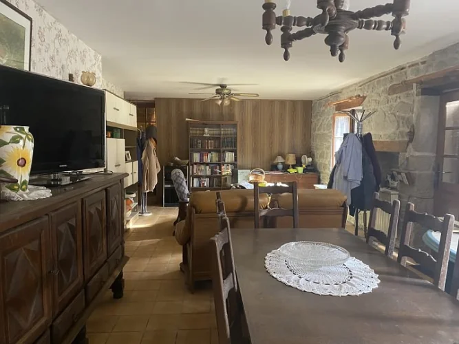 Detached Stone and Tiled Property(South Facing;151 sqm), Situated in a Rural Spot in a Peaceful photo 3