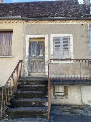 Exclusivity: Small Stone House Set to Renovate photo 4