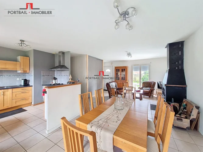 House for Sale in Ambarès-Et-Lagrave photo 4