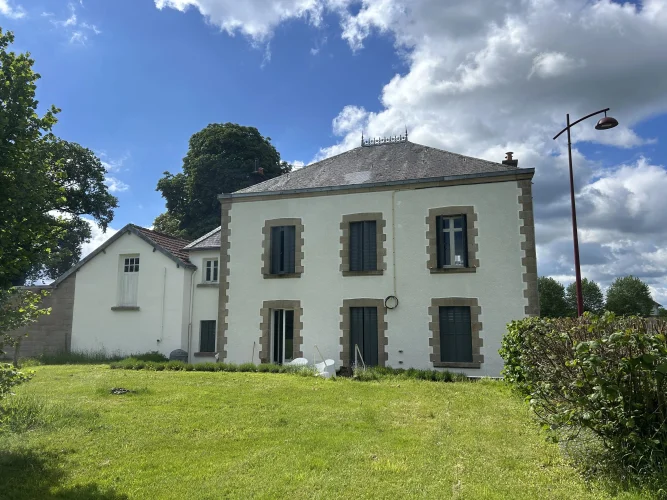 Grand Village House with Outbuilding and over 5800m² of Land !