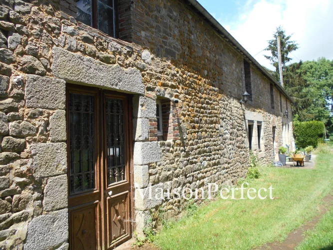 Renovated 4-Bed Stone Longère with Barns, Bread Oven and 2.7ha Land, Near Lignières-Orgères photo 4