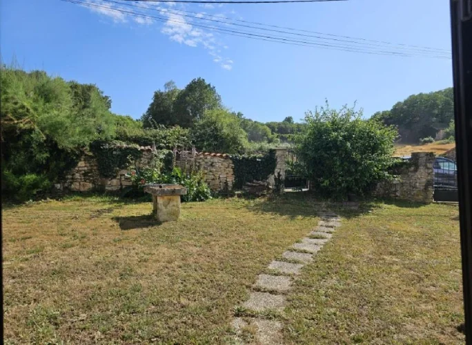 2 Bed House for Sale in Sauzé-Vaussais photo 2