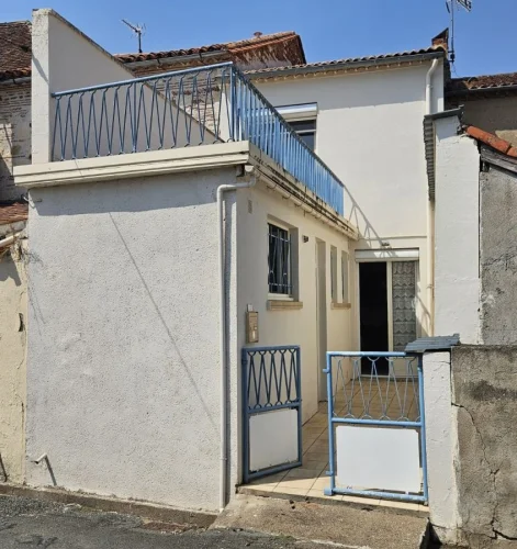 Renovated Village House with 2 Garages