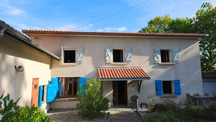 Character Village House with Garden, Garage and Workshop - Haute Garonne, South West France