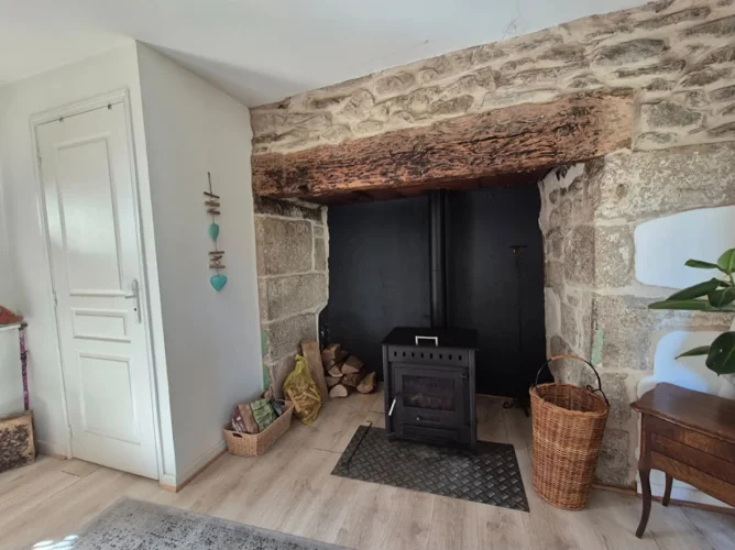 Charming Former Fisherman's Townhome in the Heart of Argentat with Spectacular Views of the Dordogne River photo 2